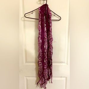 🔥 4 for $20 NIP Maroon/burgundy ruffle scarf